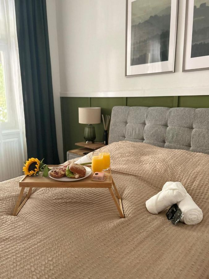Apartment 5 Min Schoenbrunn Gloriette, Direct To City Center, Free Parking Viena Exterior foto